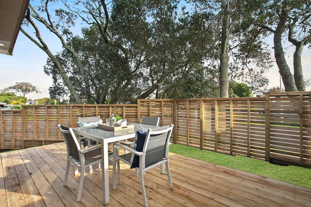 Botany Downs 3Zimmer 3 Beds + Study! 2 Huge Livings! Corner Lot!