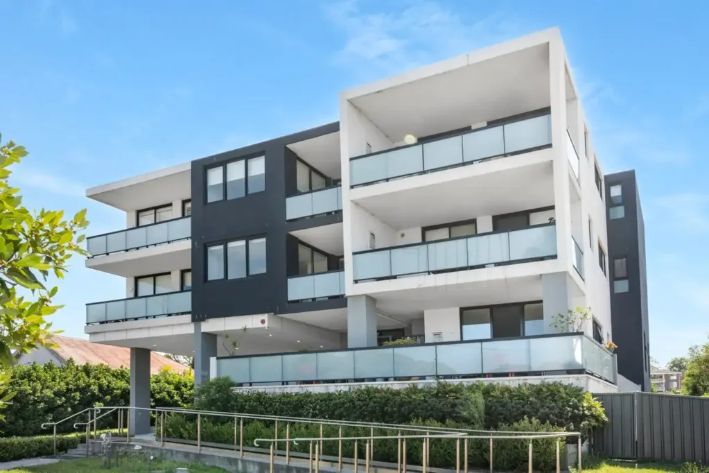 Stunning Two-Bedroom Apartment in Peaceful City Fringe Location