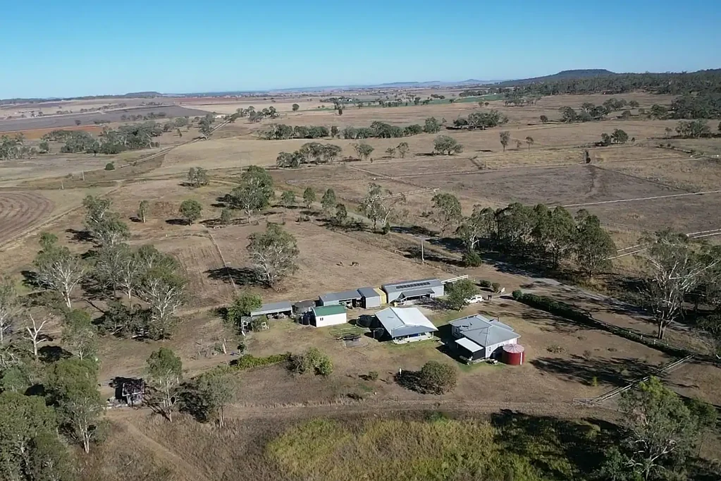 Forest Springs 6 Slaapkamer Dual Living Rural Retreat on 24.17ha (59.73 Acres) with Two Homes & Powered Shed