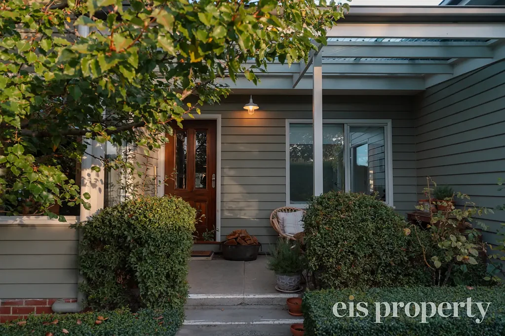 Richmond 5房  Quality Character-Filled Home with Private Self-Contained Unit