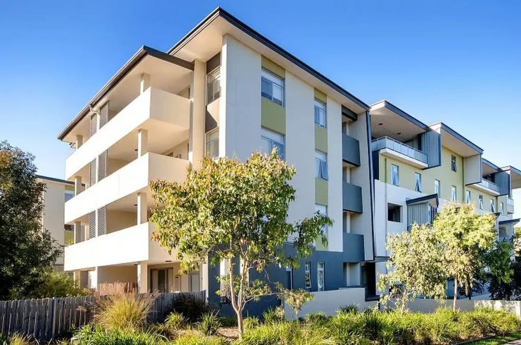 Popular Complex - Conveniently Located!