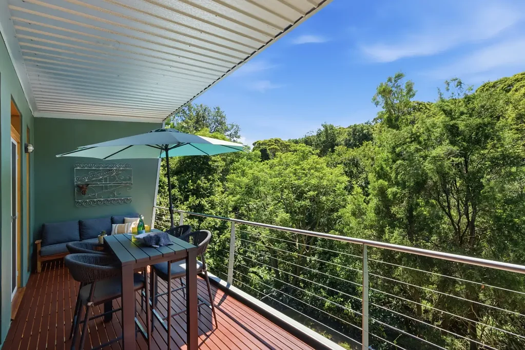 Charlestown 4 Bedroom Architectural Solar Passive Home Offers Absolute Privacy And Bushland Views