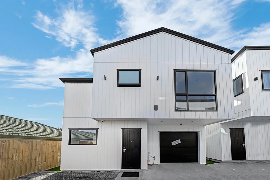 Manurewa 4غرفة نوم FOR SALE – Brand New Modern Family Home