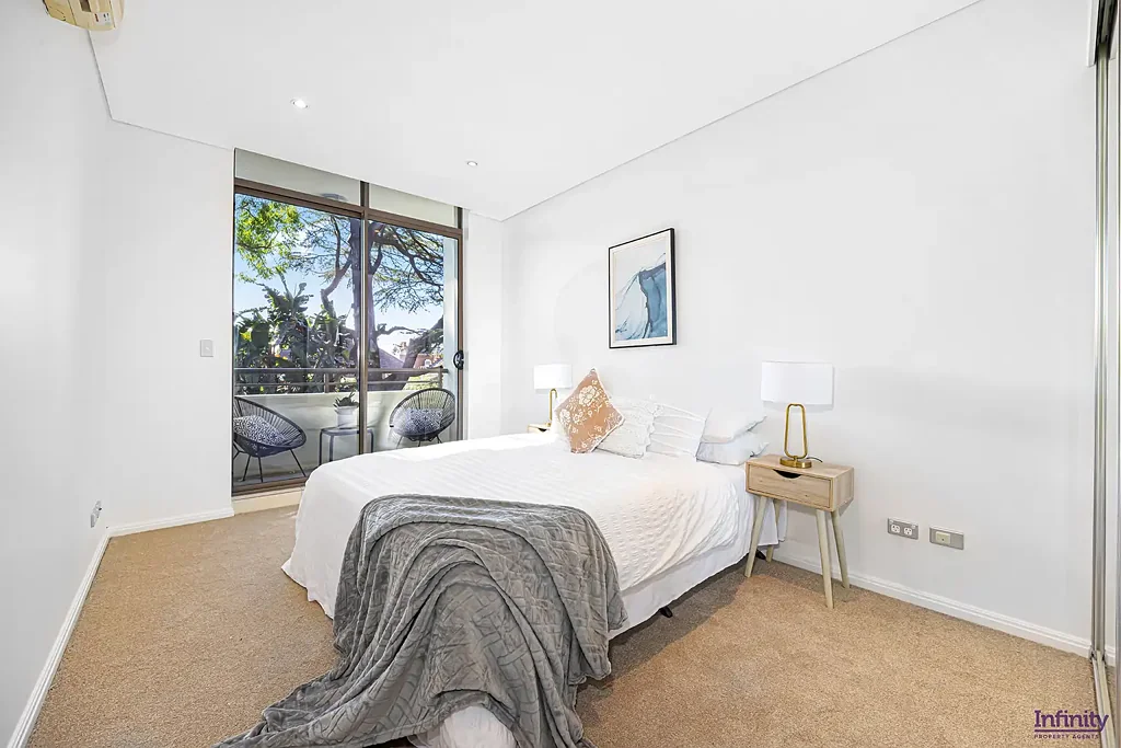 Wahroonga 2कमरा Bright & Airy Two Bedroom Plus Study in an Ultra Convenient location