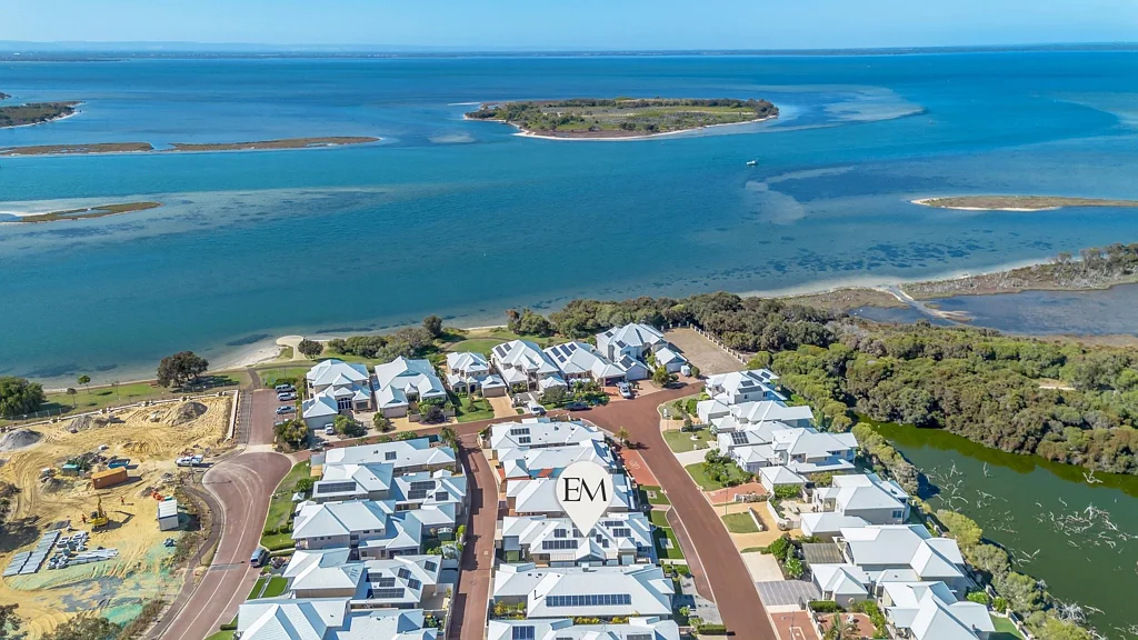 Erskine 3બેડરૂમ Estuary Side Sophistication in Mandurah Quay