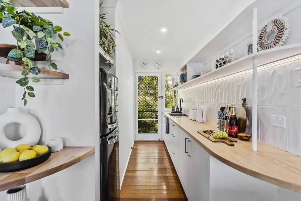 Furnished & Renovated Unit in Prime Tweed Heads Location