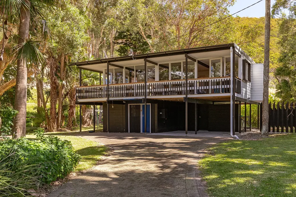 11 Ampat Place, Blueys Beach, NSW 2428