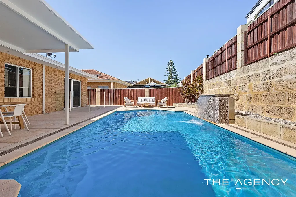 7 Savona Grove, Mindarie, WA 6030