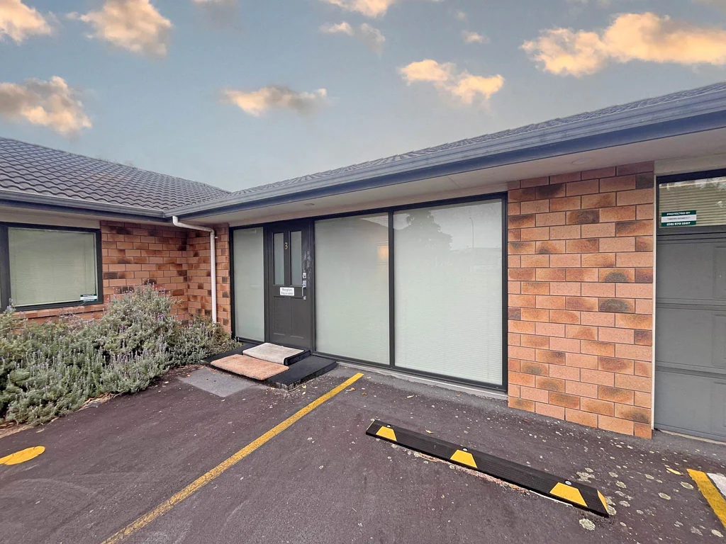 Flat Bush GROUND FLOOR OFFICE ALONG TE IRIRANGI DRIVE