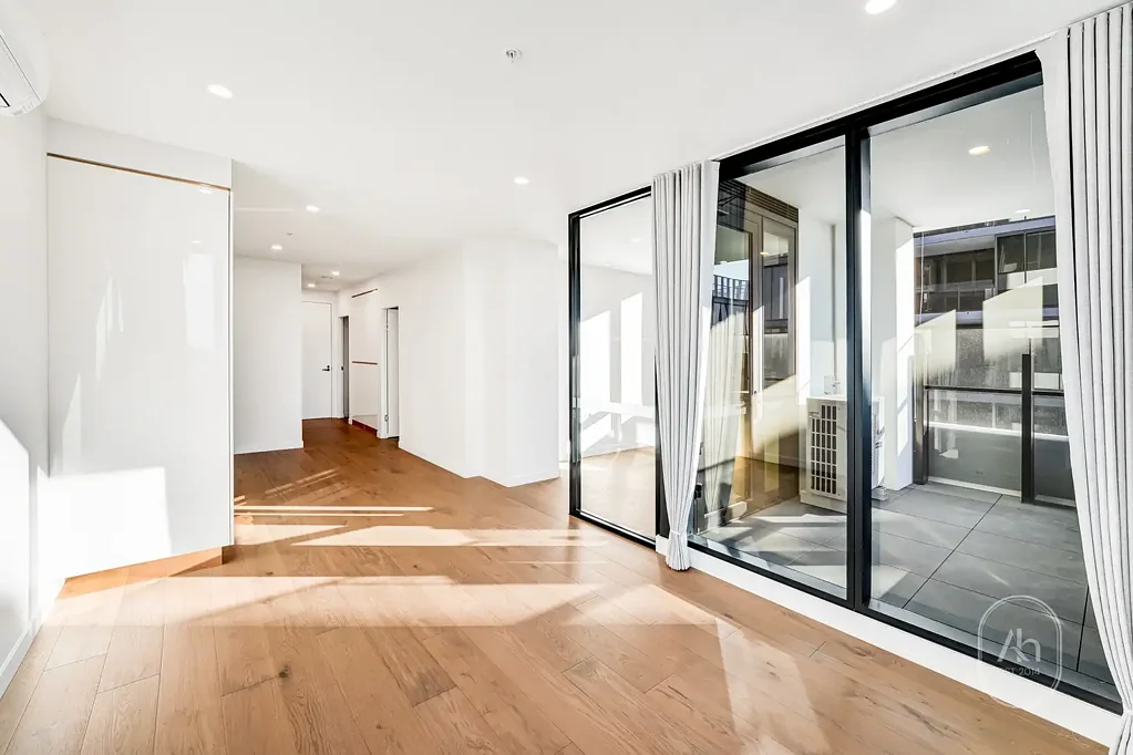 Modern Luxury Living with Spectacular Views I 2B 2B 1Study 2 Carpark Apartment