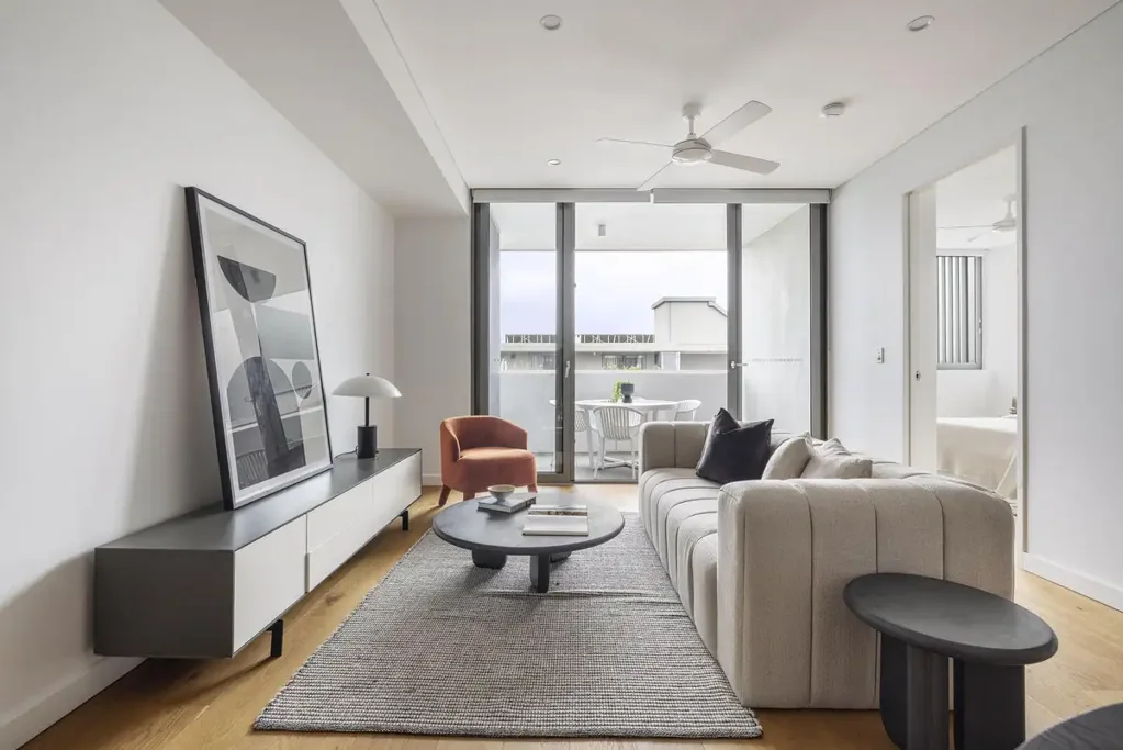 North-facing home / rooftop position / impressive city views