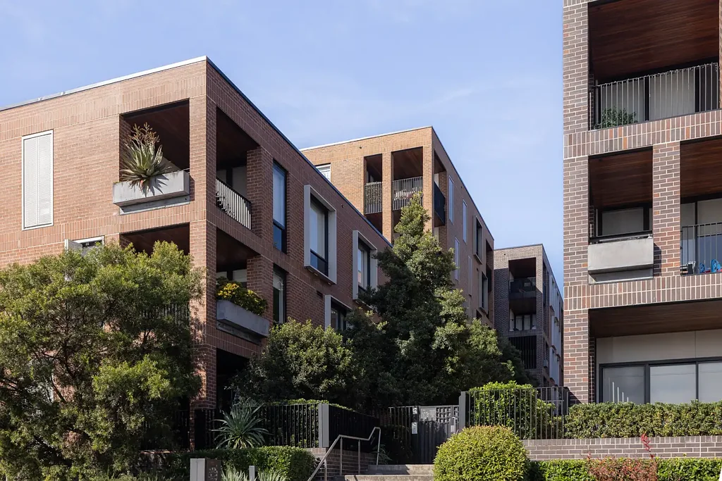 Five Dock 2Kwarto Treetop views and upscale quality in a parkside development