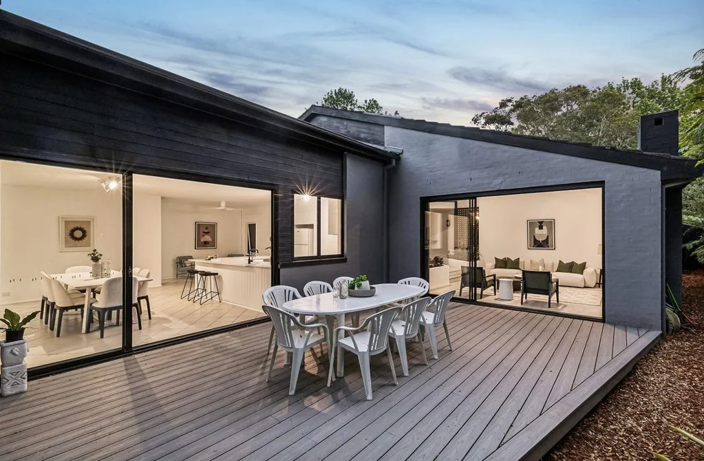 Sunlit, Stylish & Spacious: Your Dream Family Oasis in the Heart of St Ives!