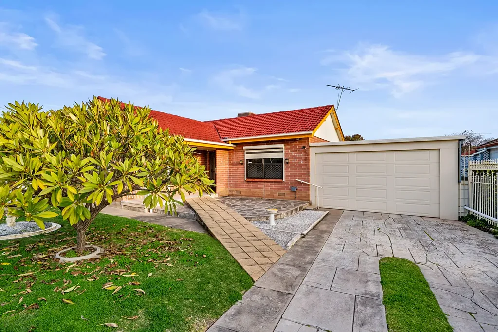Family Home with Studio and Spacious Outdoor Entertaining