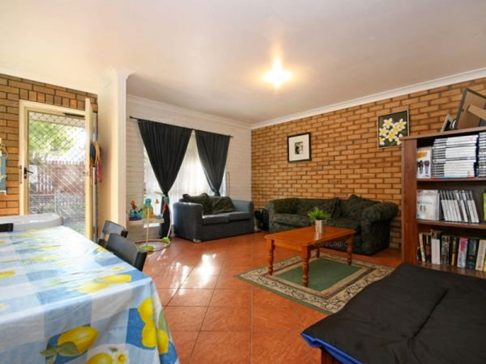 UNIT 4 74 LOWER KING ST, CABOOLTURE QLD 4510, 0 rūma, 0 rūma horoi, Unit