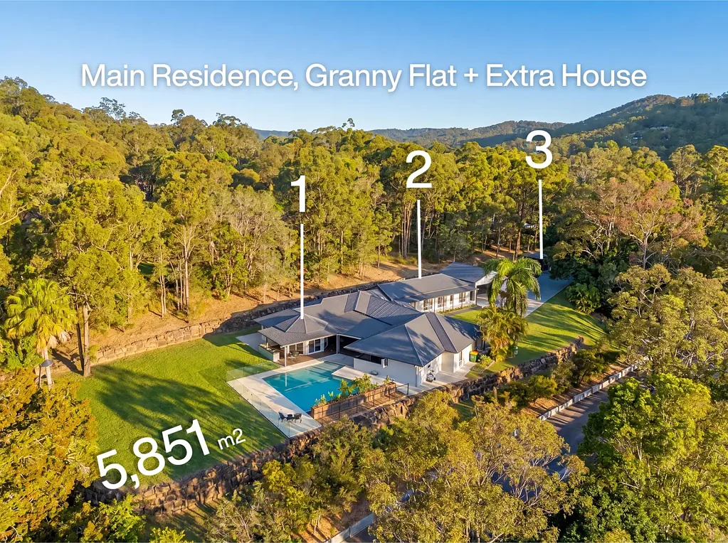 Bonogin 6房  Sellers say time to go! Multigenerational Estate - Dual Living + Extra House!