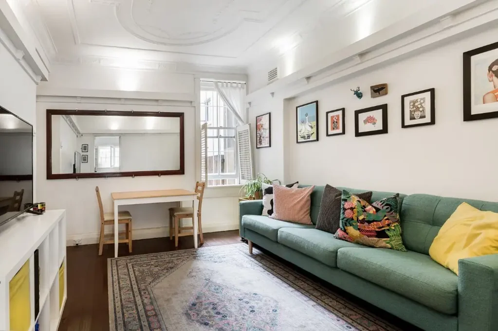 Potts Point - Oversized 1-Bedroom Gem