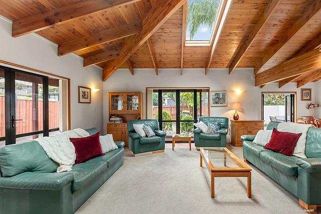 1/270 Beach Road, Campbells Bay, North Shore City