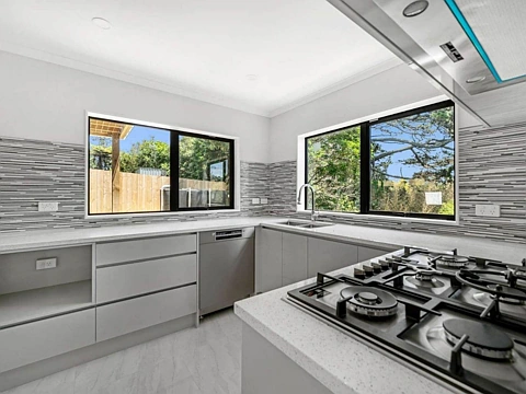 Blockhouse Bay 4房  Modern Comfort Meets Family Flexibility