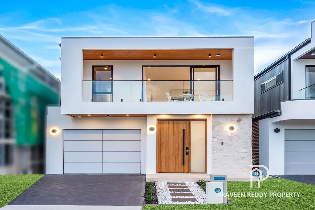 Schofields 5Habitaciones Brand New 35sq EAST-Facing Luxury Residence With 5 Bed,4 Bath,Media,Easy Commute To Station & School !!