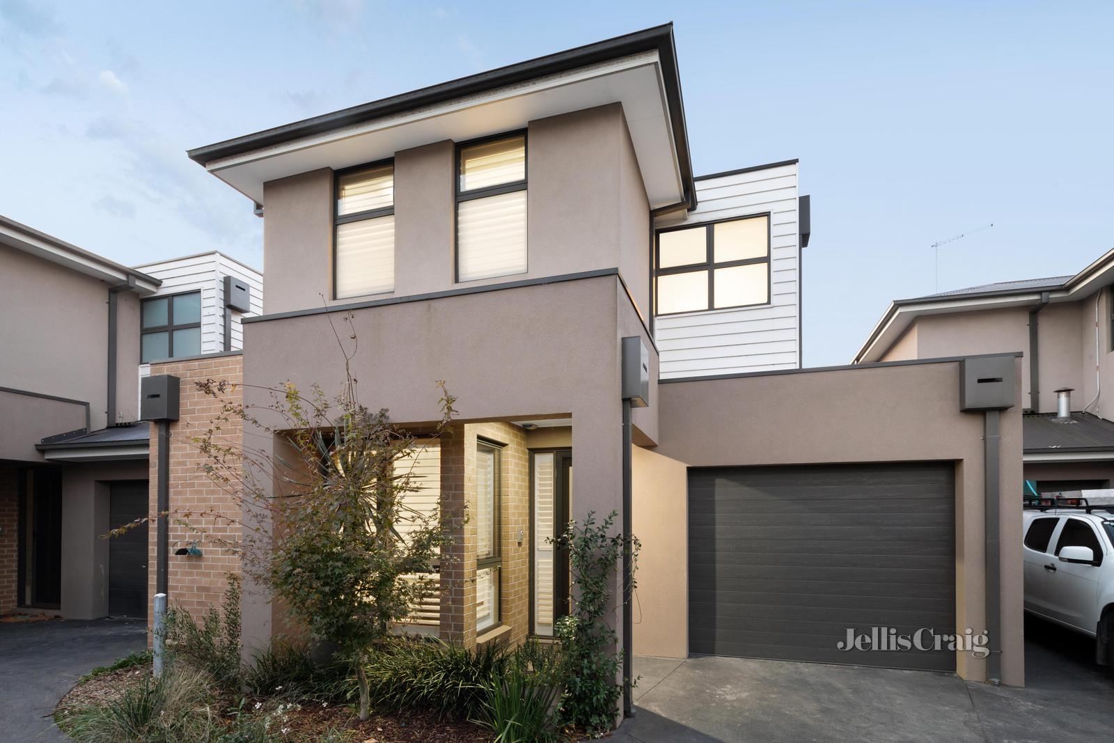 UNIT 2 17 SOUTH CR, HEIDELBERG WEST VIC 3081, 0 Schlafzimmer, 0 Badezimmer, Townhouse