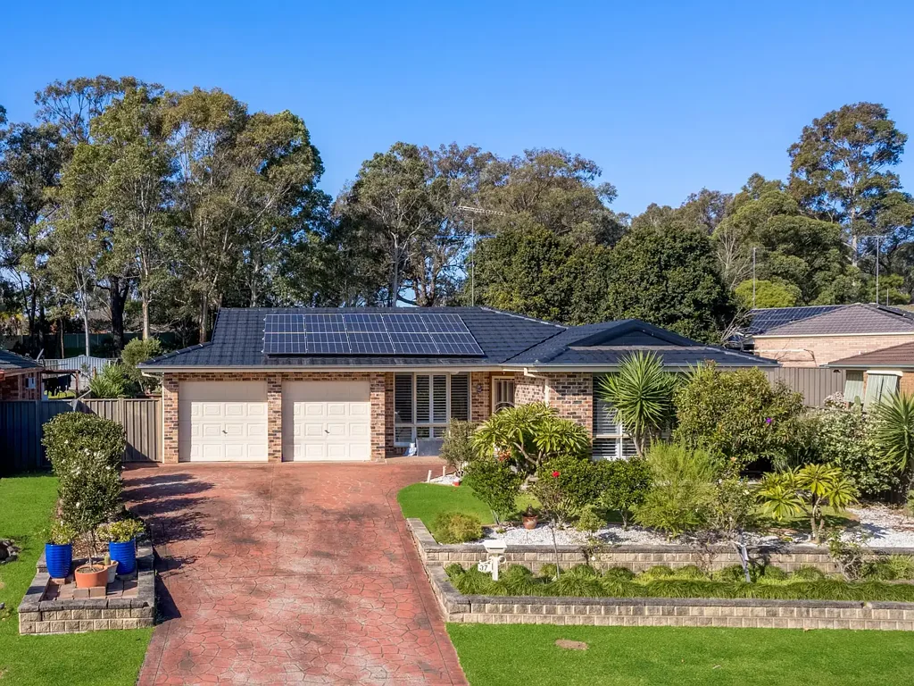 37 Theseus Circuit, Rosemeadow, NSW 2560