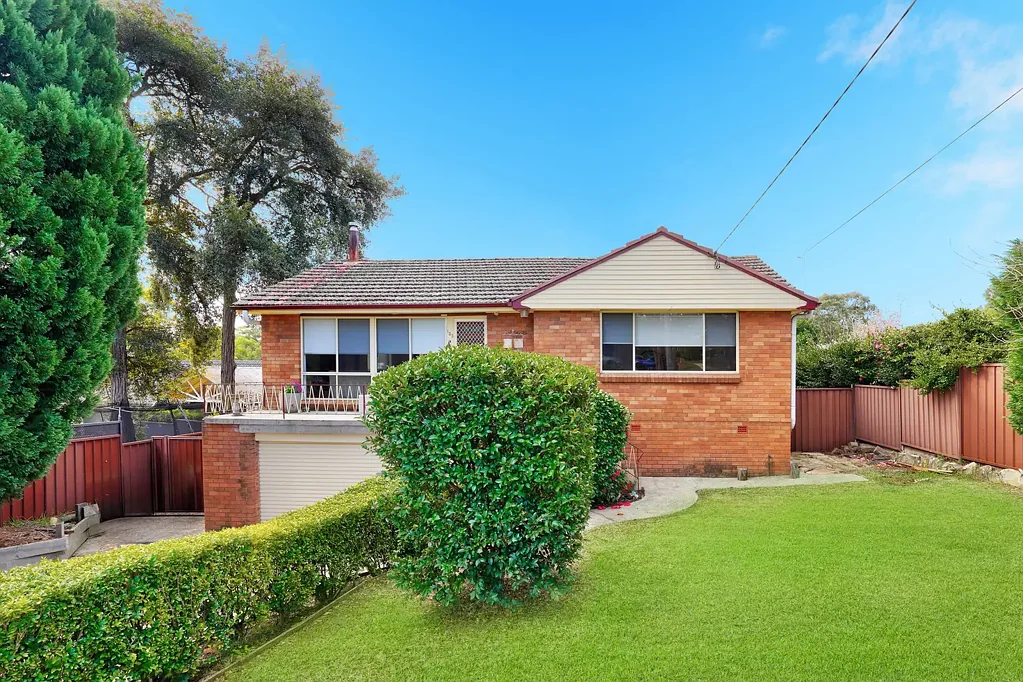 Baulkham Hills 3कमरा Space, Sunlight & Exciting Future Potential (STCA)