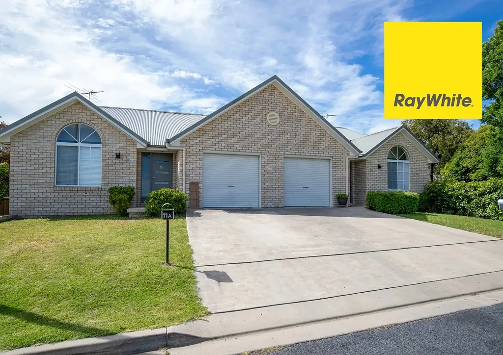 DUPLEX LIVING - Quiet Location