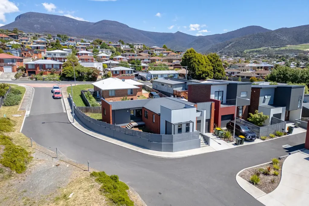 19/11 Flamenco Circle, Glenorchy, TAS 7010