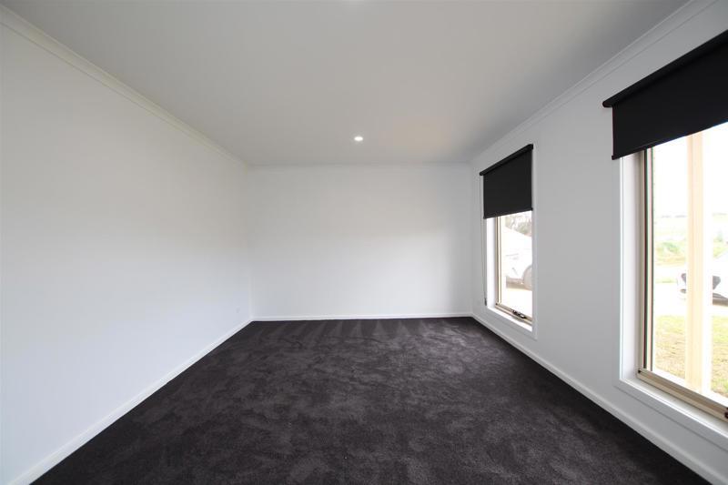 4 KELLEHER WAY, DENNINGTON VIC 3280, 0房, 0浴, House