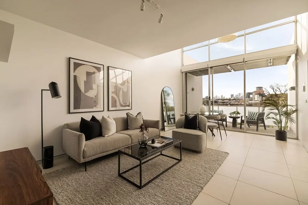 Rosebery 2 Slaapkamer Sun Kissed Split Level Apartment with City Backdrop