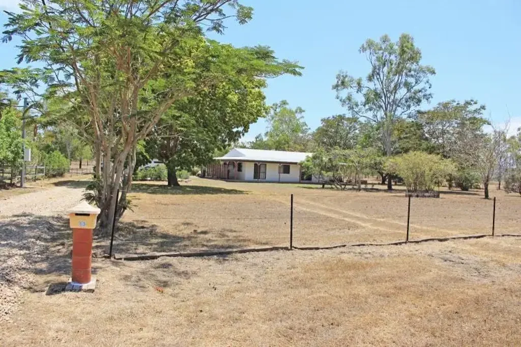 Alligator Creek 3ਬੈੱਡਰੂਮ LOVELY HOME ON 2 HECTARES!