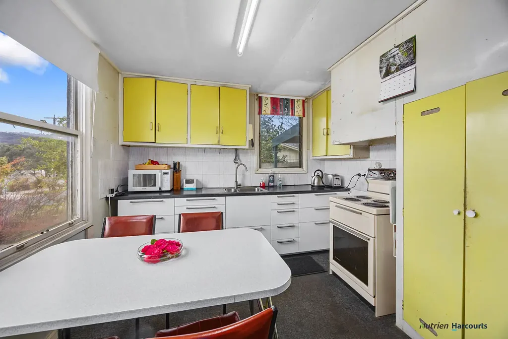 7 Fifth Street, Eildon, VIC 3713