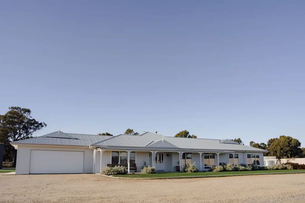 Cobram 4 Bedroom THE RIVER AWAITS