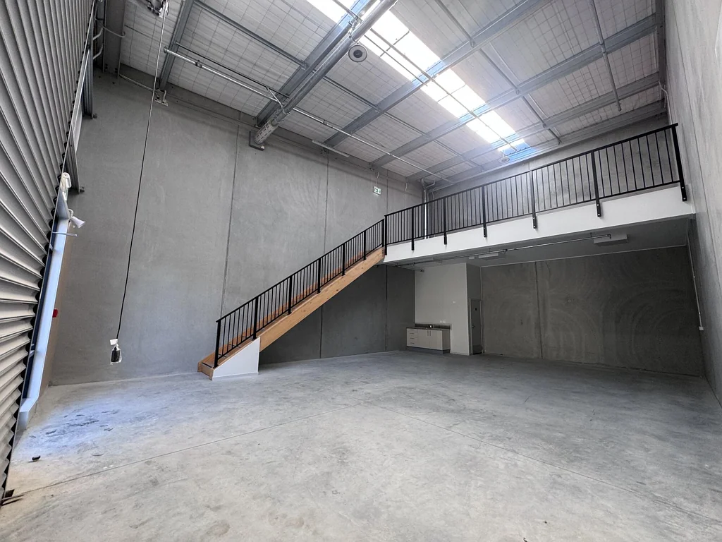 Mangere Brand new Airport industrial unit
