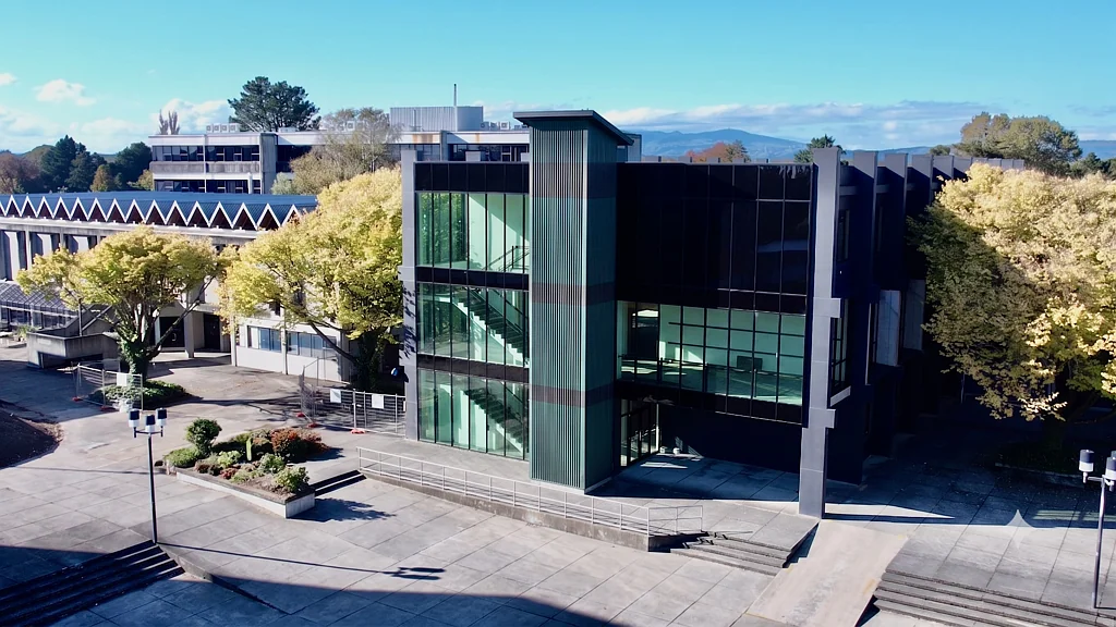 Hokowhitu Whole commercial building - flexible options