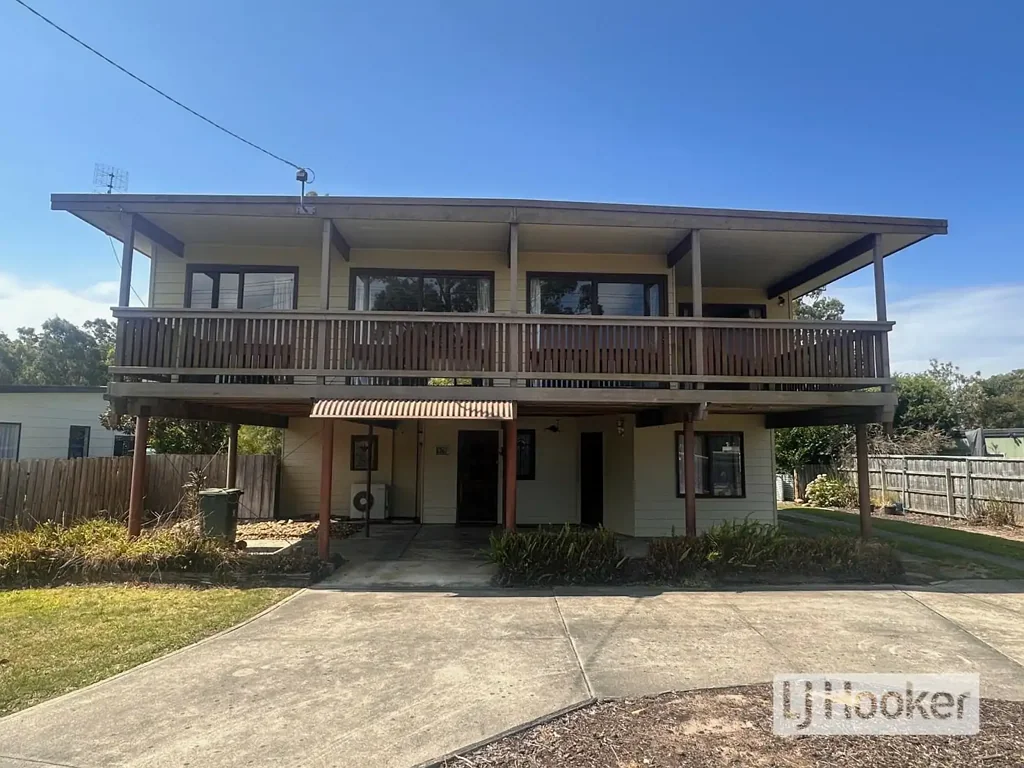Spacious Two-Storey Home in a Great Location