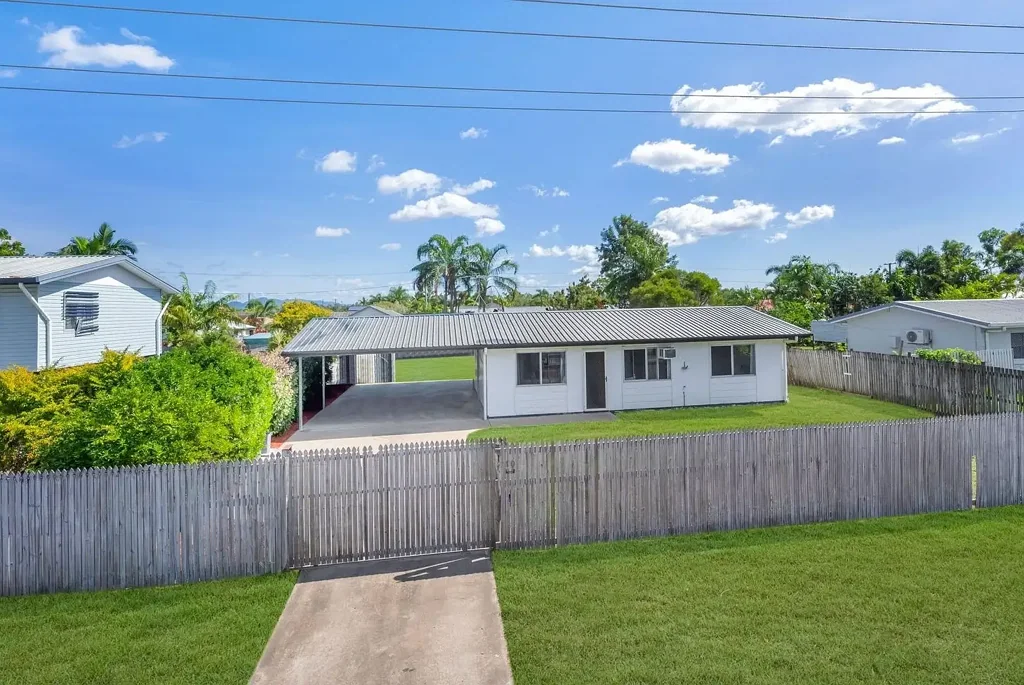Charming 3-Bedroom Home in Deeragun