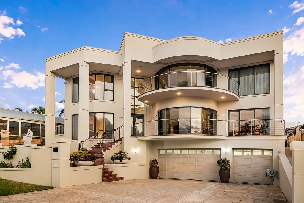 Sorrento 5Kwarto CUSTOM CRAFTSMANSHIP, OCEAN VIEWS & EXCEPTIONAL ENTERTAINING