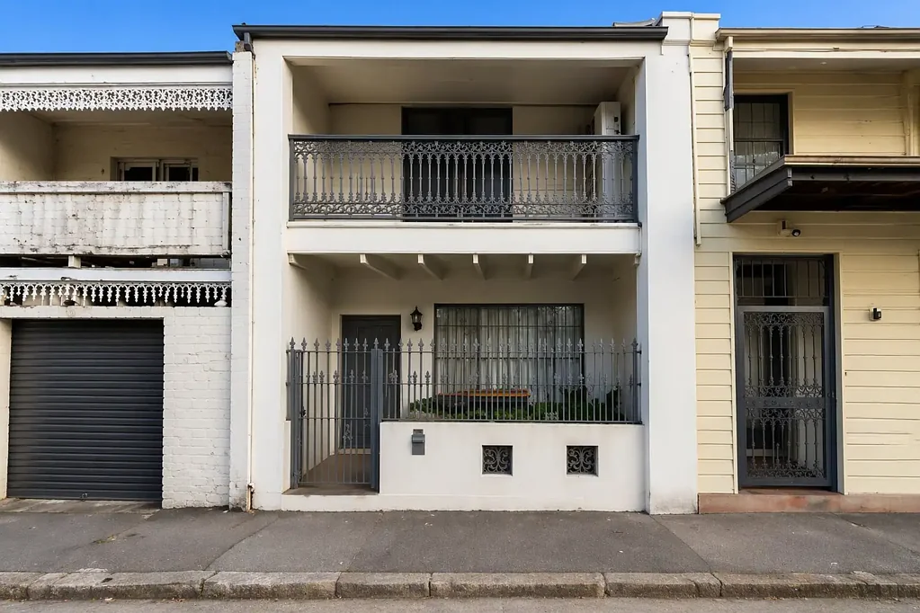 Stylish Balmain terrace with garage, courtyard & bridge views