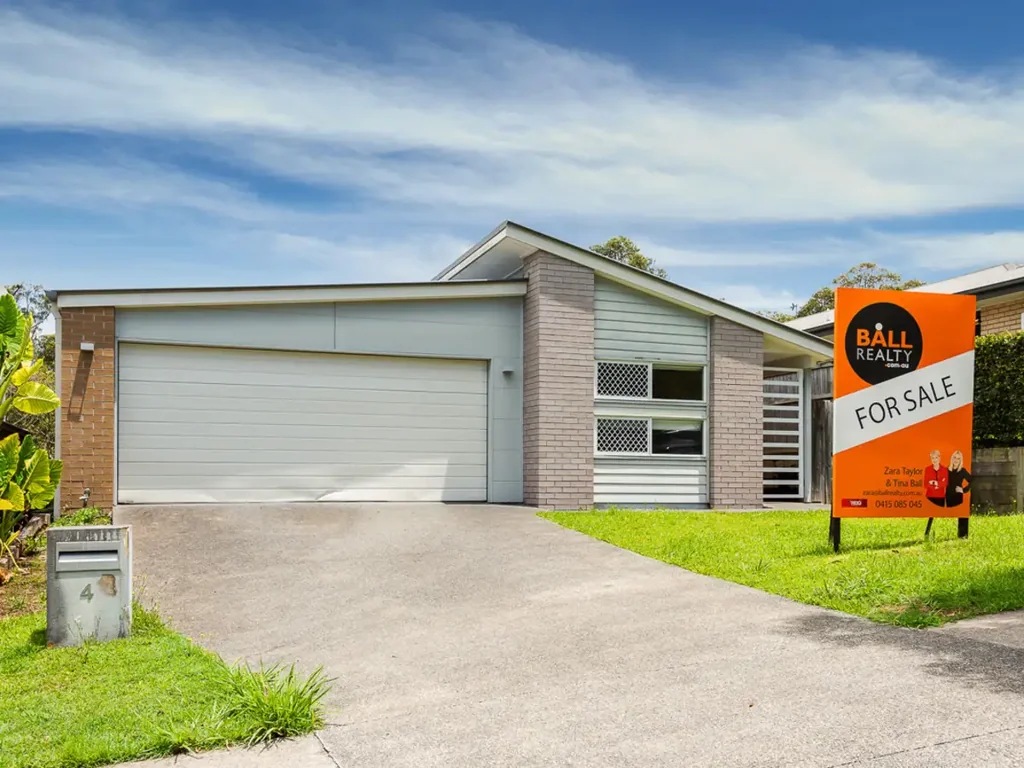 4 Dumaresq Street, Pacific Pines, QLD 4211