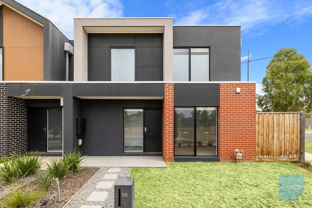 Deanside 4غرفة نوم Stylish Turn-Key Home in Deanside - Ready to Move In!