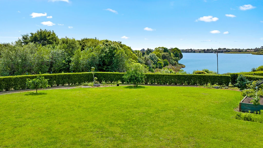 Karaka Waterfront section in Karaka Harbourside!