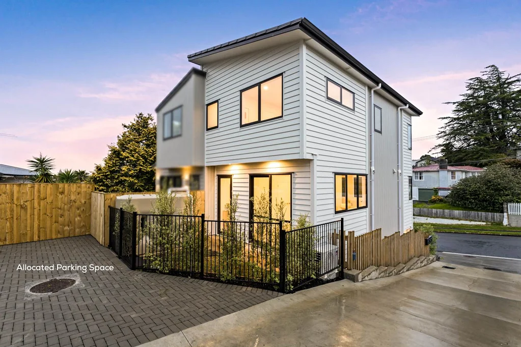 16E Sheridan Drive, New Lynn, Waitakere City, Auckland