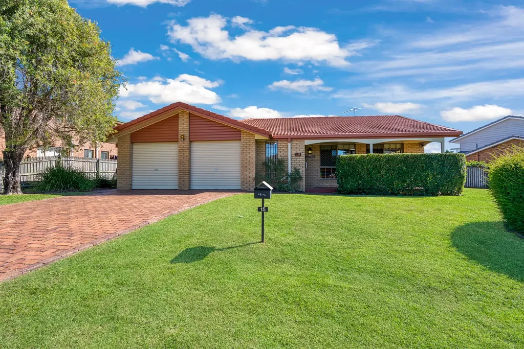 15 Lochleven Street, Carindale, QLD 4152