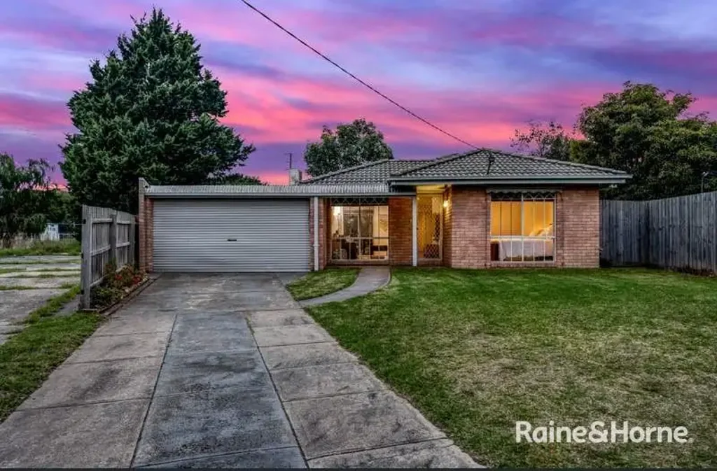 3 Bedroom House in Cranbourne!