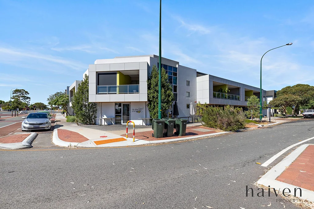 10/2 Downey Drive, Como, WA 6152