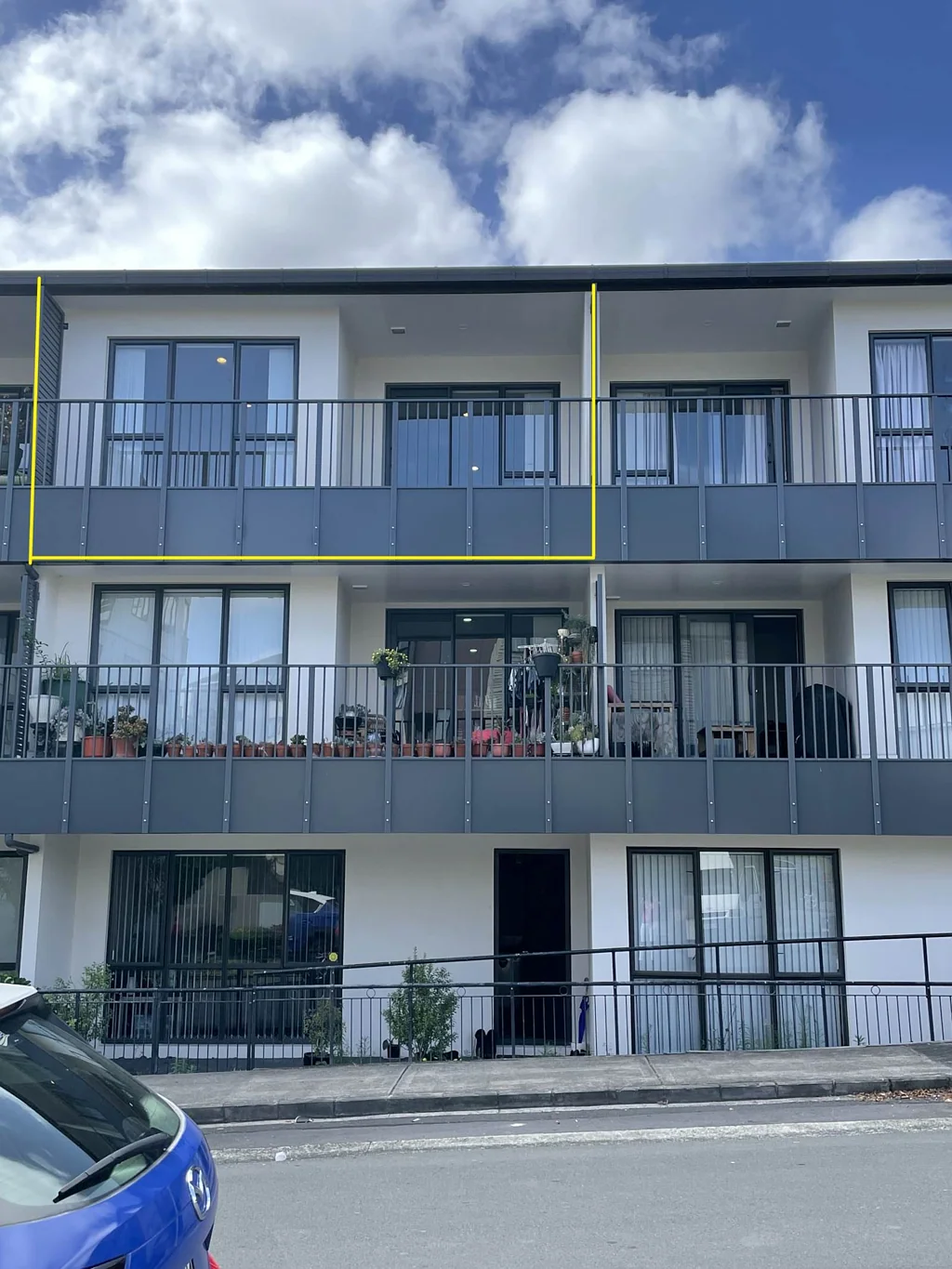 Renovated 1 Bedroom Apartment
