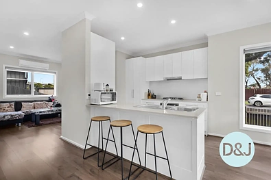 1/18 Codrington Street, Cranbourne, VIC 3977, 3 slaapkamers, 1 badkamers, Townhouse