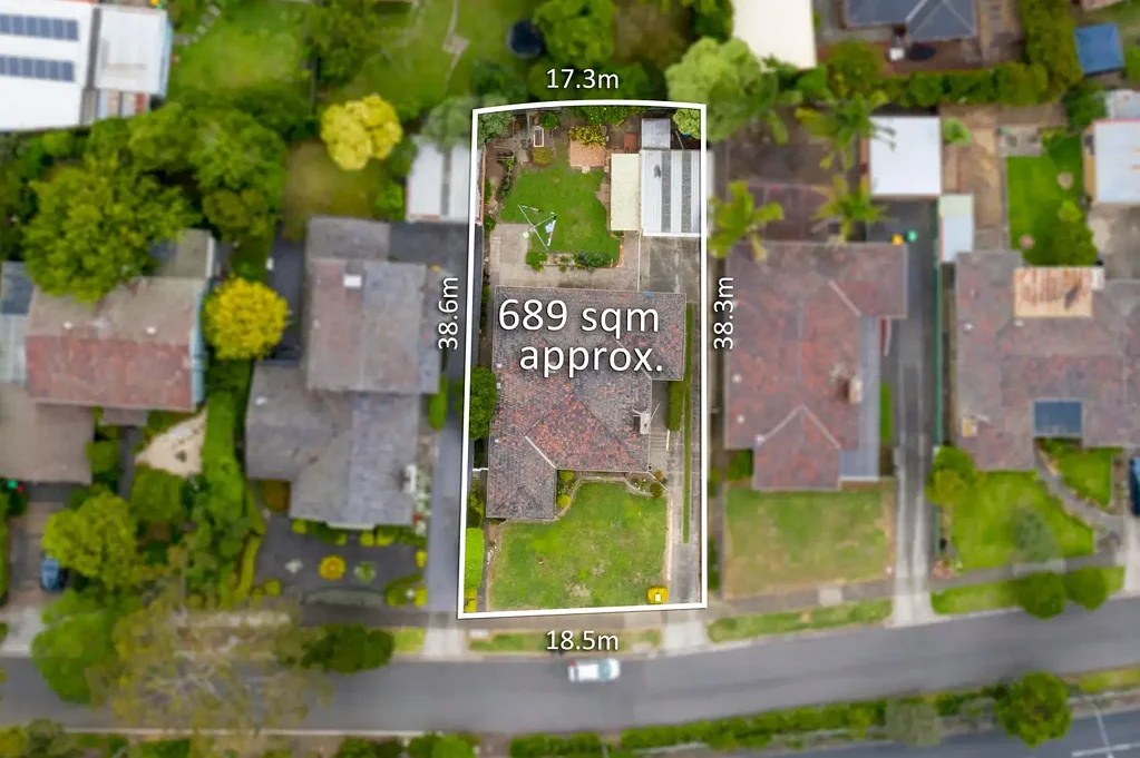 Doncaster 4 Bedroom Renovation or Redevelopment with DDO8 & RGZ2 Zoning